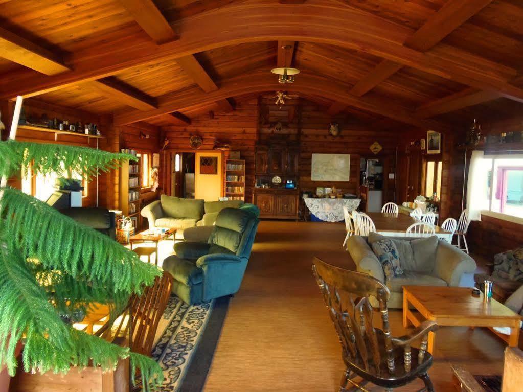 Alert Bay Lodge Exterior photo